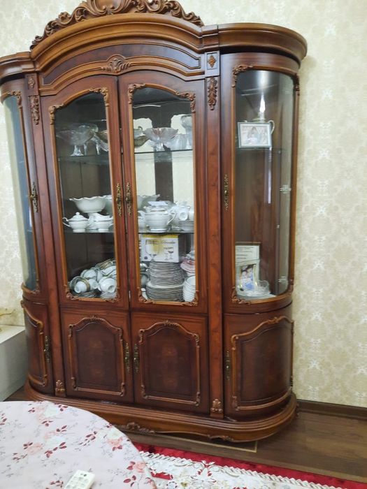 Продам сервант для гостинной