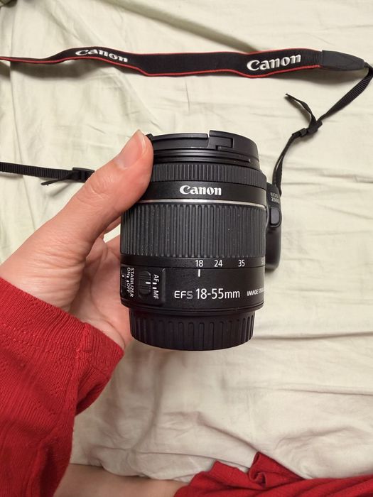 Продам фотоаппарат Canon EOS 250D