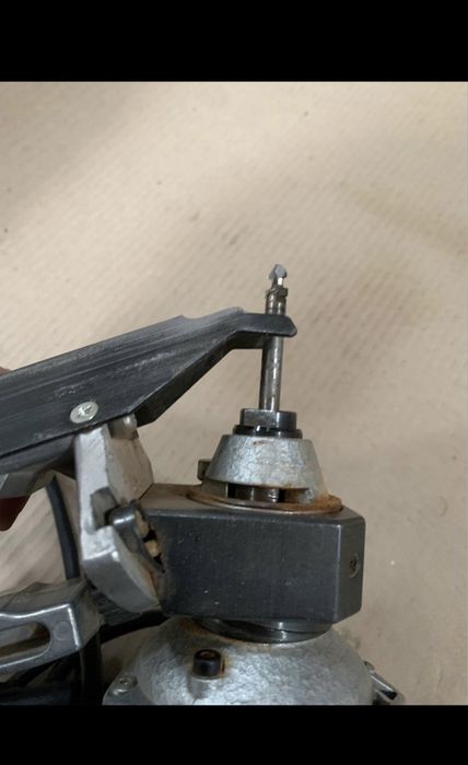 Freza de Canelare pentru etansarea tamplariei