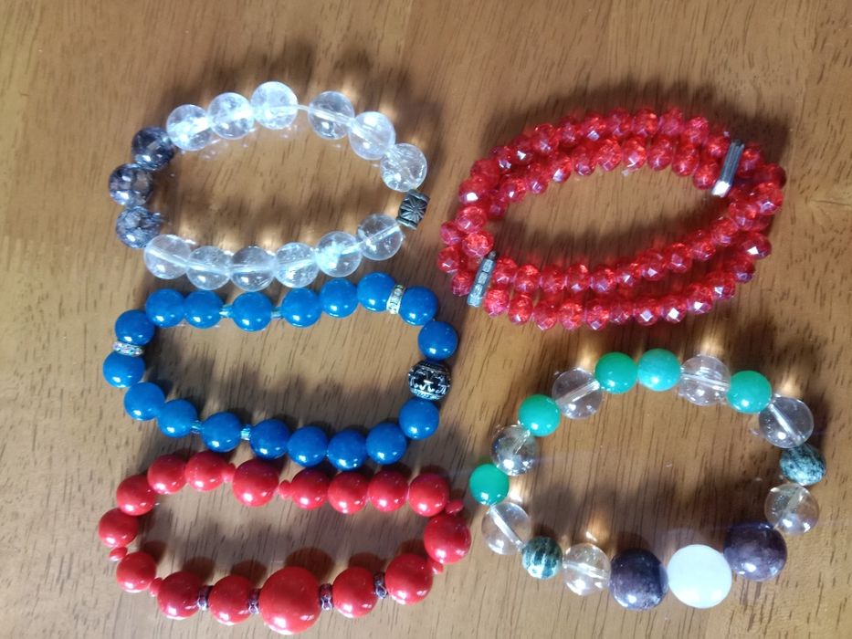 Натуральный камень , браслеты, бусы