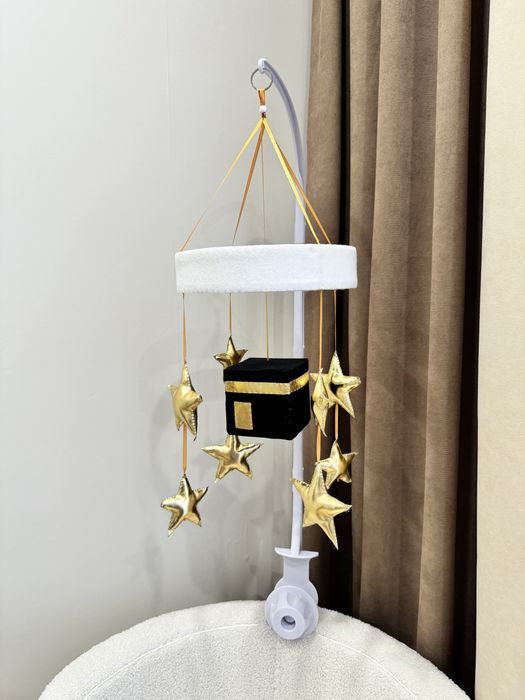 Мобиль в детскую комнату или для детской кроватки