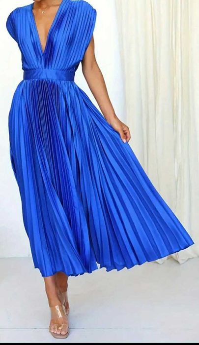 Дамска плесирана рокля в кралско синьо