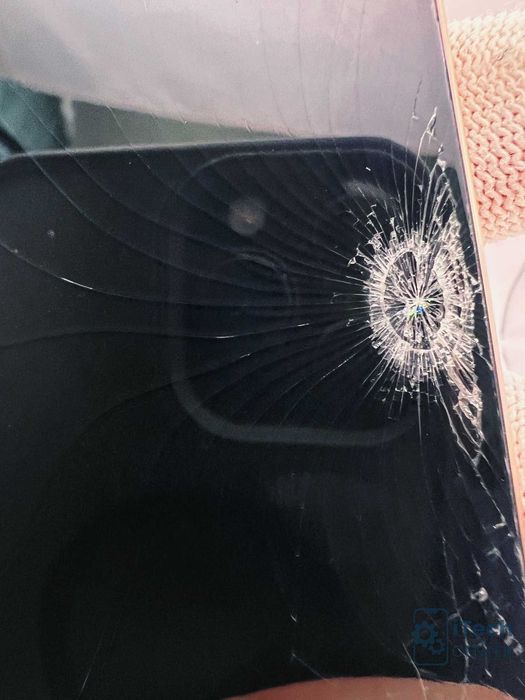 Оригинален дисплей за iPhone 16 PRO, със забележка!