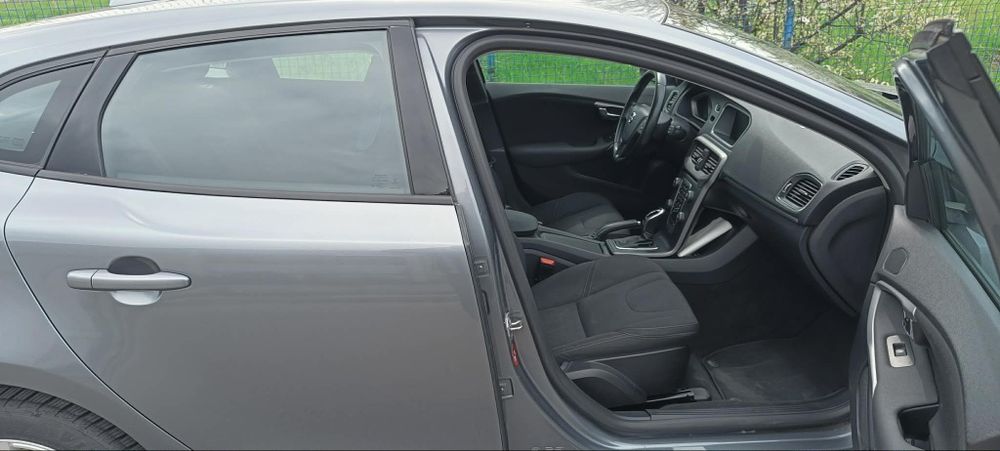 Vând Volvo V40 motor D2