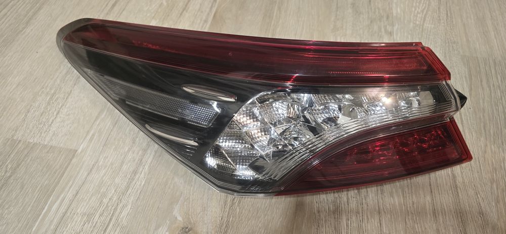 Lampa stop spate toyota camry dupa 2021