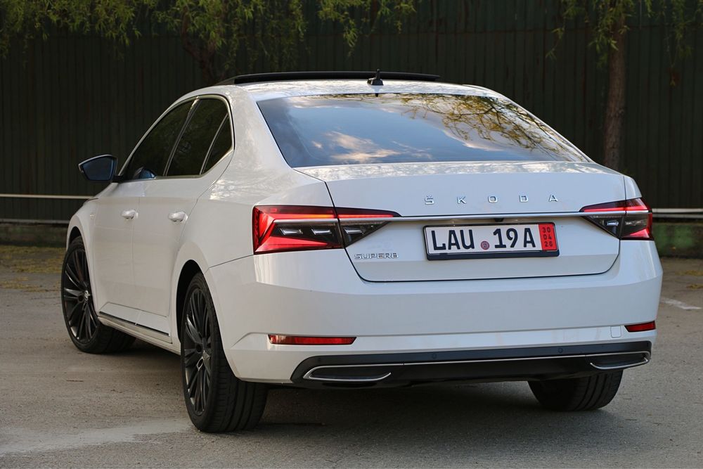 Skoda Superb 2022 Laurin&Klement / 2.0 150cp Euro6 / Virtual / Panorama / Keyless / Carplay