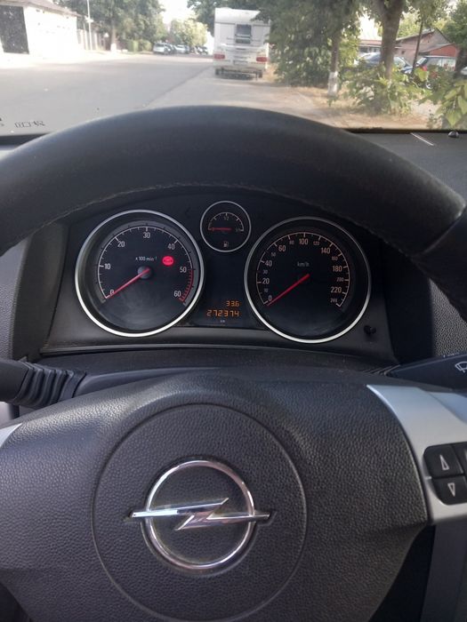 Opel Astra H  1.7 d 2010
