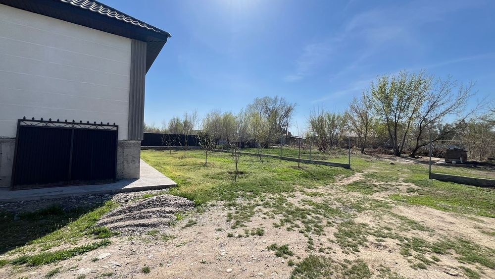 Продаю добротный дом