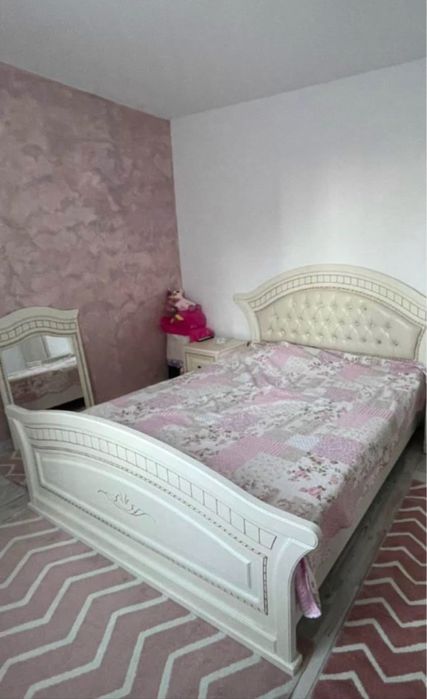 mobila dormitor bej