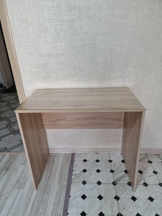 Продам письменный стол