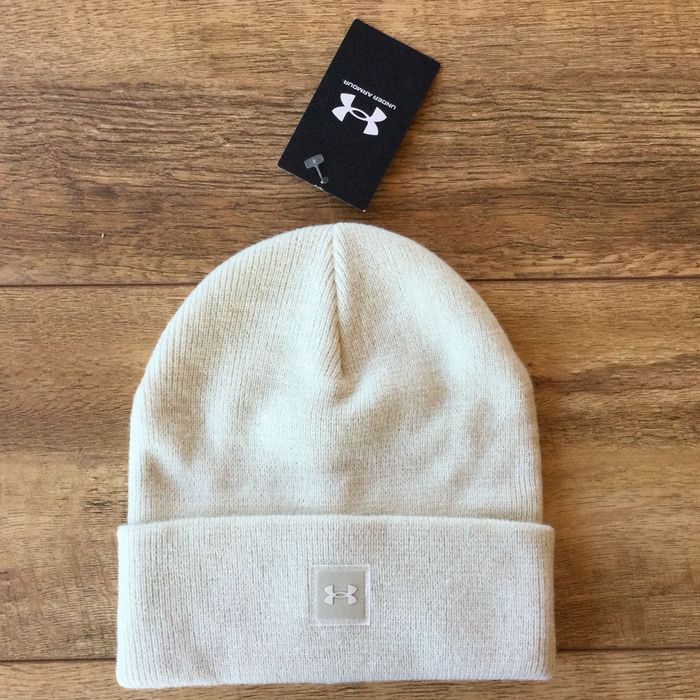 НОВА оригинална плетена бежова зимна шапка UNDER ARMOUR от САЩ
