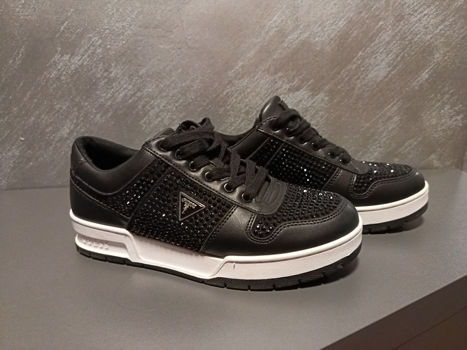 Дамски маратонки guess нови