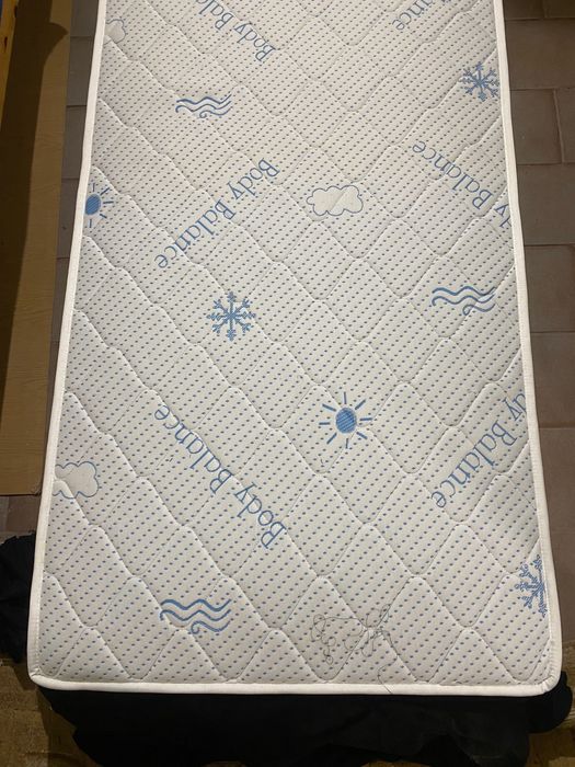 Продавам еднолицев матрак