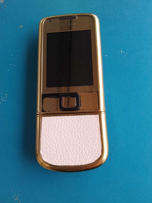 Nokia 8800 Arte Gold  (+ кабел за зареждане)