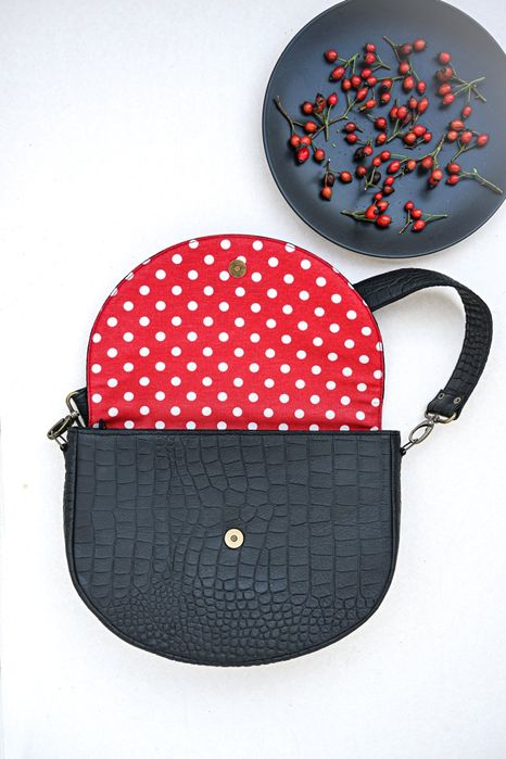 Чанта Vishna естествена кожа в зелено и черно