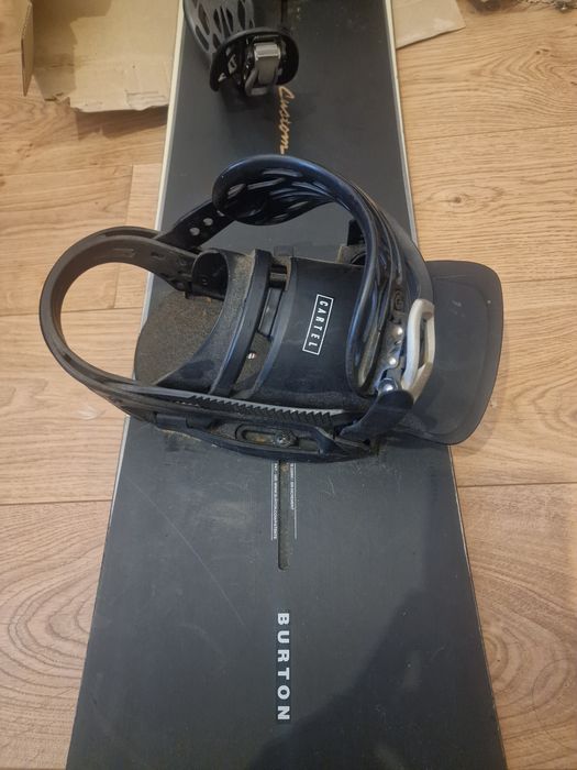 Snowboard burton custom legaturi cartel