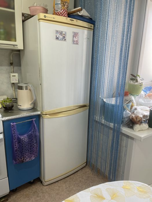 Продам холодильник