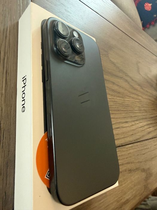 Vând iPhone 16 pro 128 GB -culoare Desert Titanium sau Black Titanium