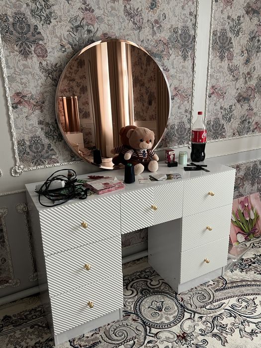 Спальный мебель сотилади