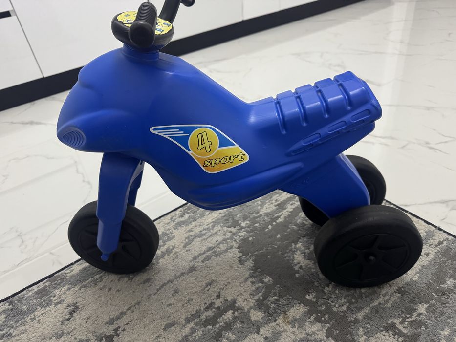 Tricicleta pentru copii