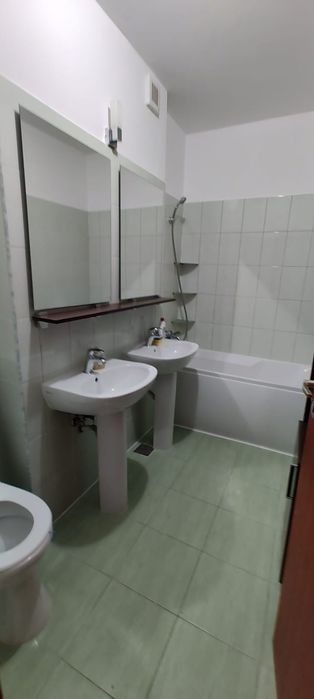 Inchiriez ap cu 2 camere Titan