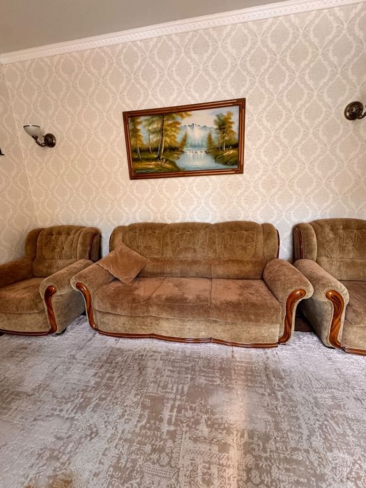 Продам мягкии уголок