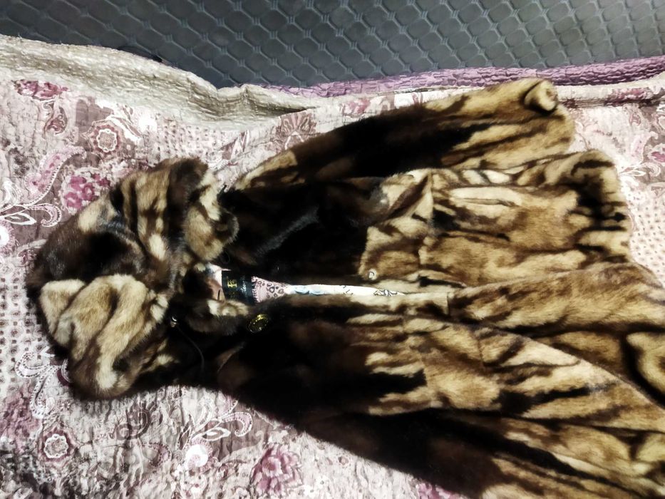 Продам шубу  срочно