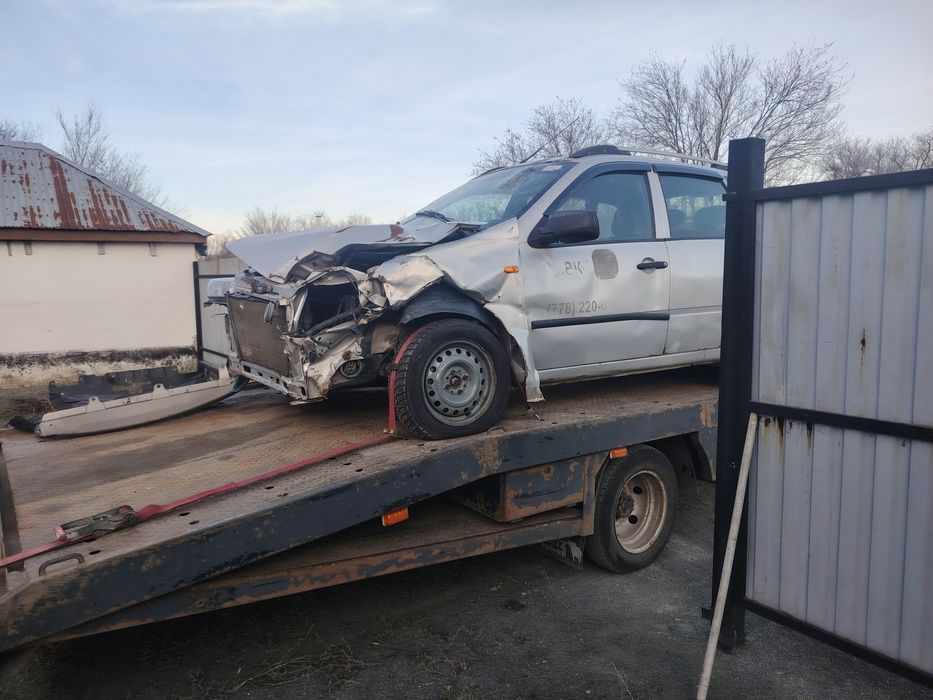 Продам калина 2 по болтам. Или целиком