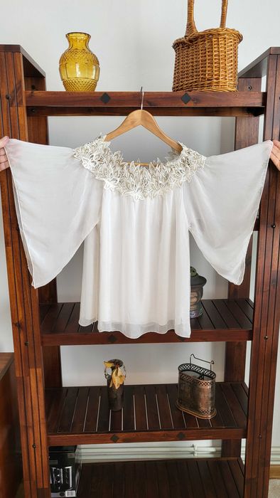 Ie brodata cu fir auriu, NOU, mar S