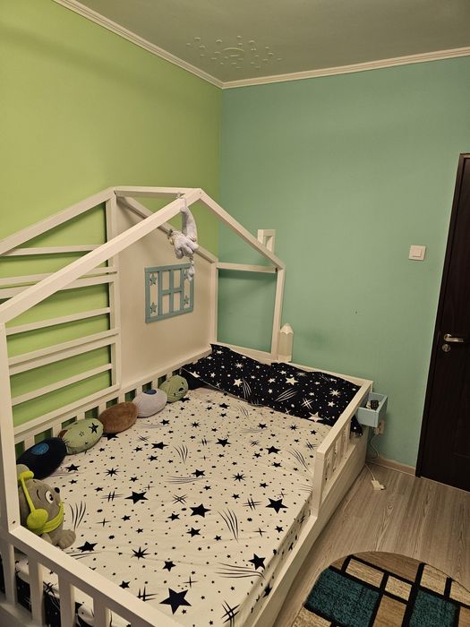 Pat  copii  tip  casuta 120 x 200