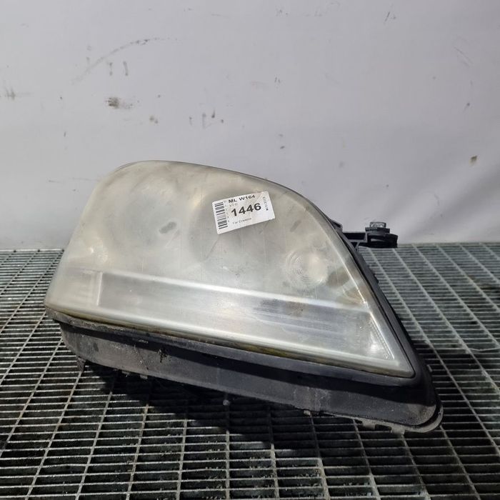 Far Dreapta Mercedes ML W164 2005 - 2008 SUV 4 Usi (1446) Xenon