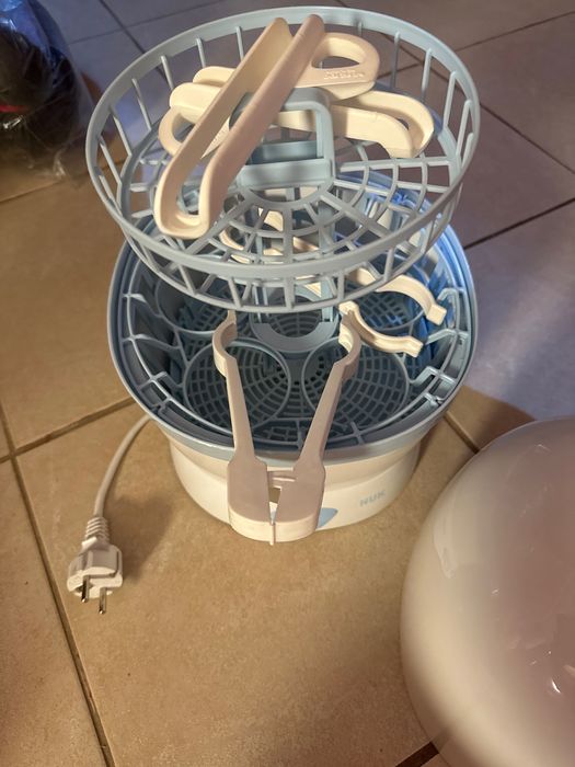 Прибор за стерилизация на биберони и шишета