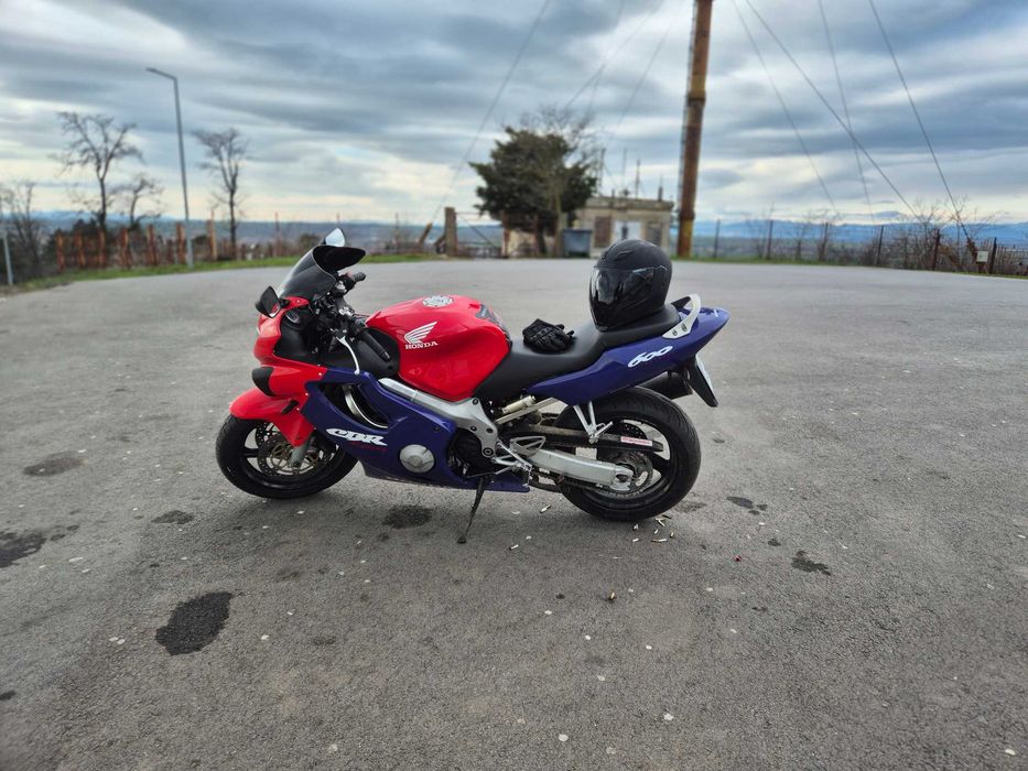 HONDA CBR F4 ЗА А2! ГОТОВ ЗА СЕЗОНА!Обслужен и поддържан редовно!