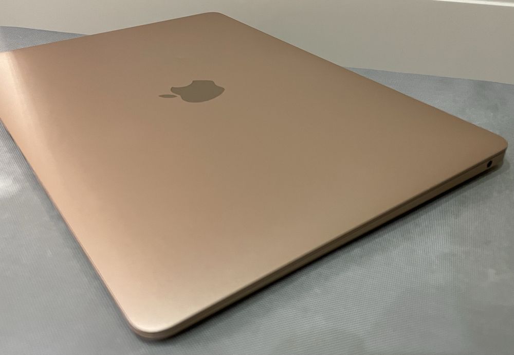 Срочно MacBook Air 13 Retina, 2018