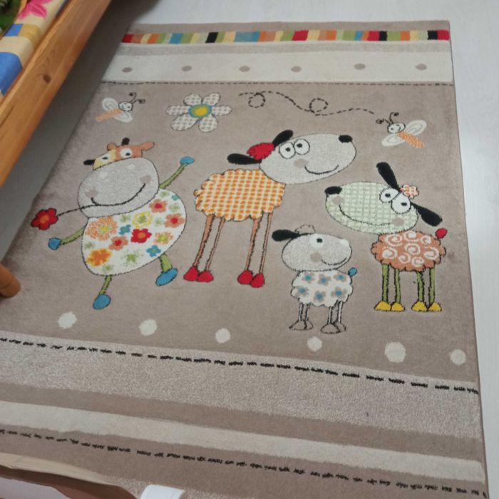 Детски килим плътен