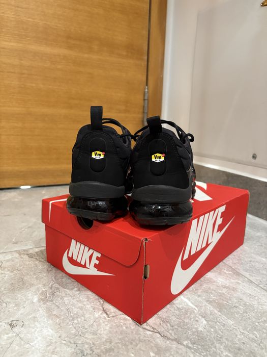 NIKE vapormax plus