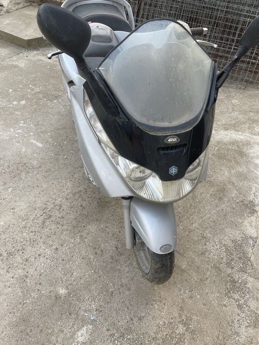Scuter piaggio x8