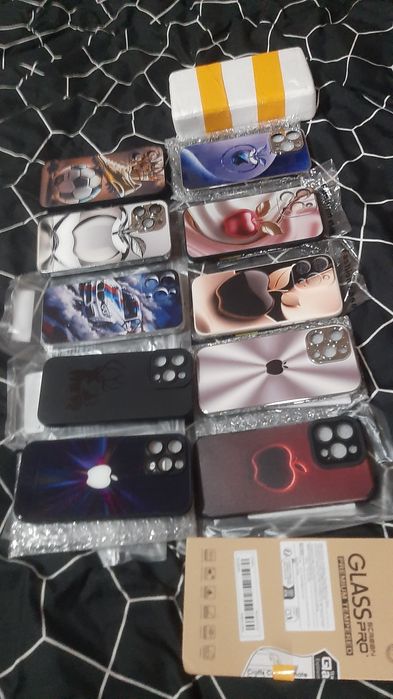 Продавам кеисове и предпазни стъкла за Аифон 15про макс и 16 промакс