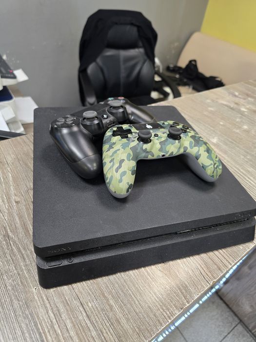 Playstation 4 Slim Комбо + ИГРА ПОДАРЪК