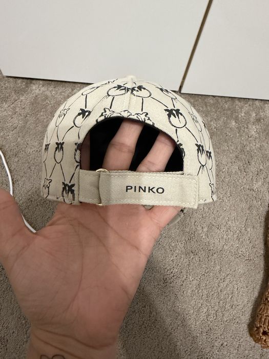 Шапки Pinko и Twinset