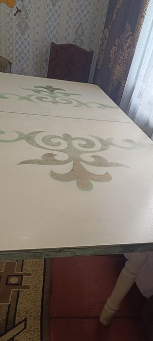 Продам стол , хорошего качества