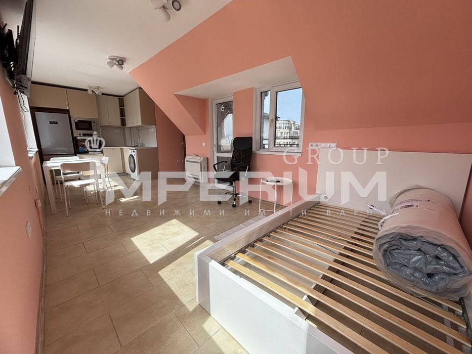 Дава се под наем Едностаен апартамент в Варна, Център - 42 кв.м за 382.5 € - Снимка #1