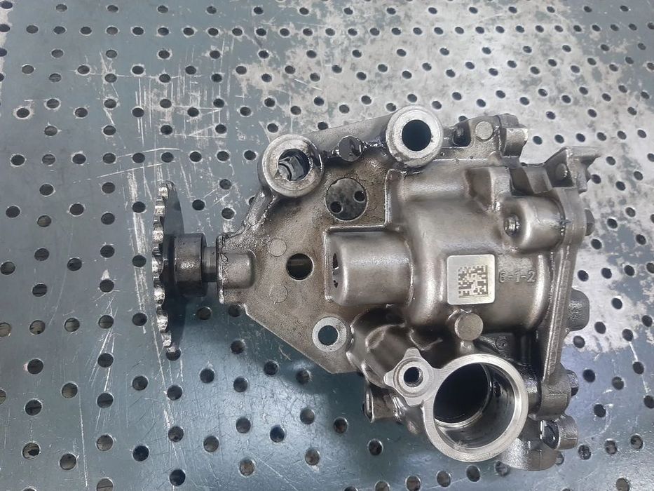 pompa ulei  2.0 dci m9r  renault laguna 3 trafic 2 scenic 2  8200345633  8200346592