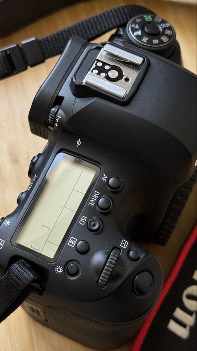 фотоаппарат canon 6D mark 2