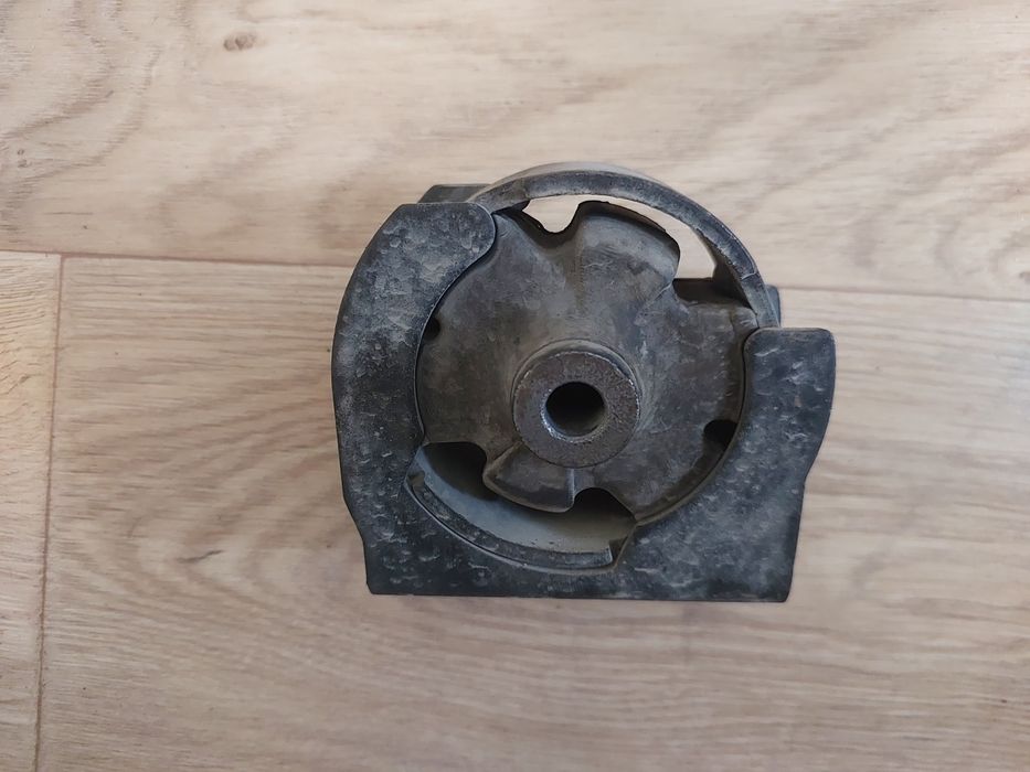 Подушки двигателя RAV4 2 поколение