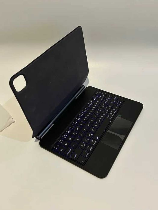Husa Earto pt iPad 11 inch Keyboard Magic Style - QWERTZ