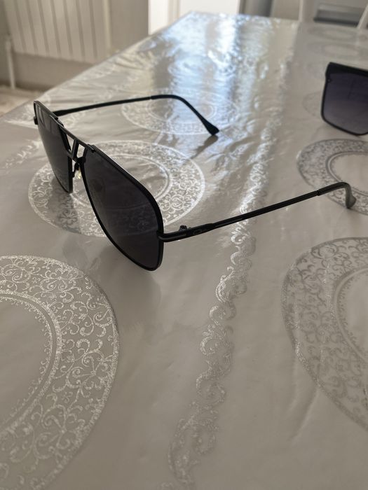 Продам недорого солнечные очки