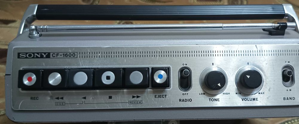 Sony.  CF - 1600