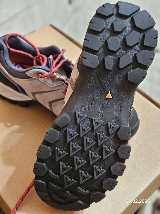 Походные кроссовки (ботинки) женские