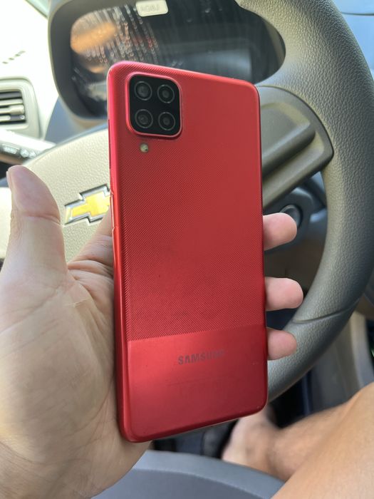 Samsung a12 64 GB